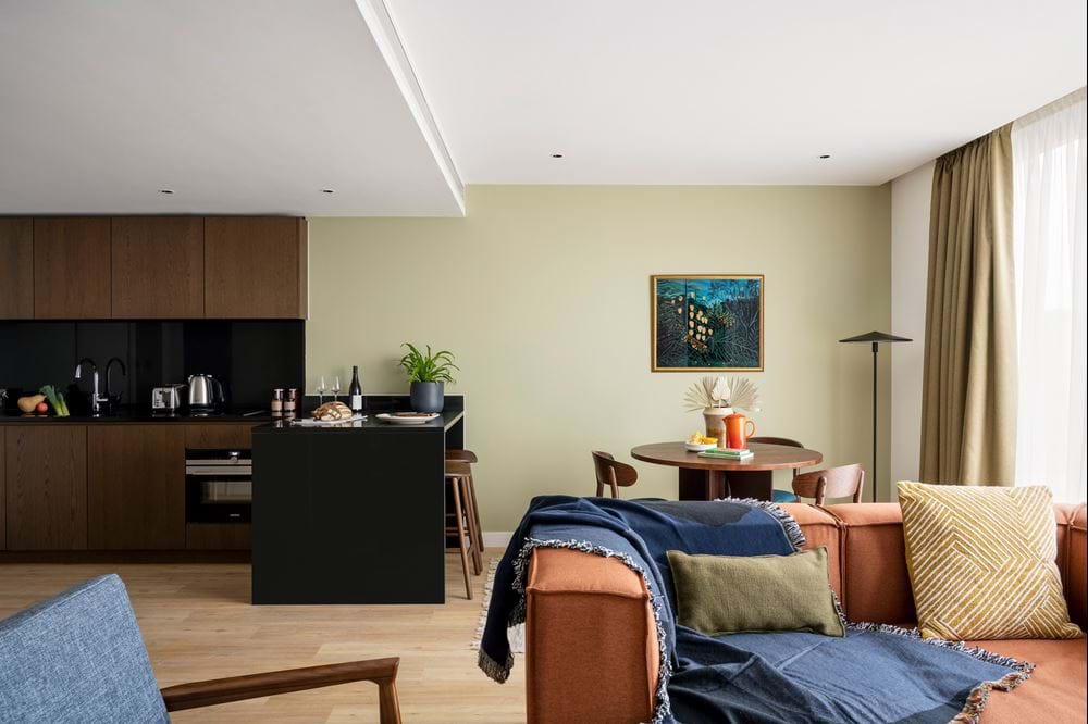 One-bedroom apartment at Cove - Landmark Pinnacle, Canary Wharf. Credit: Penguin’s Egg.